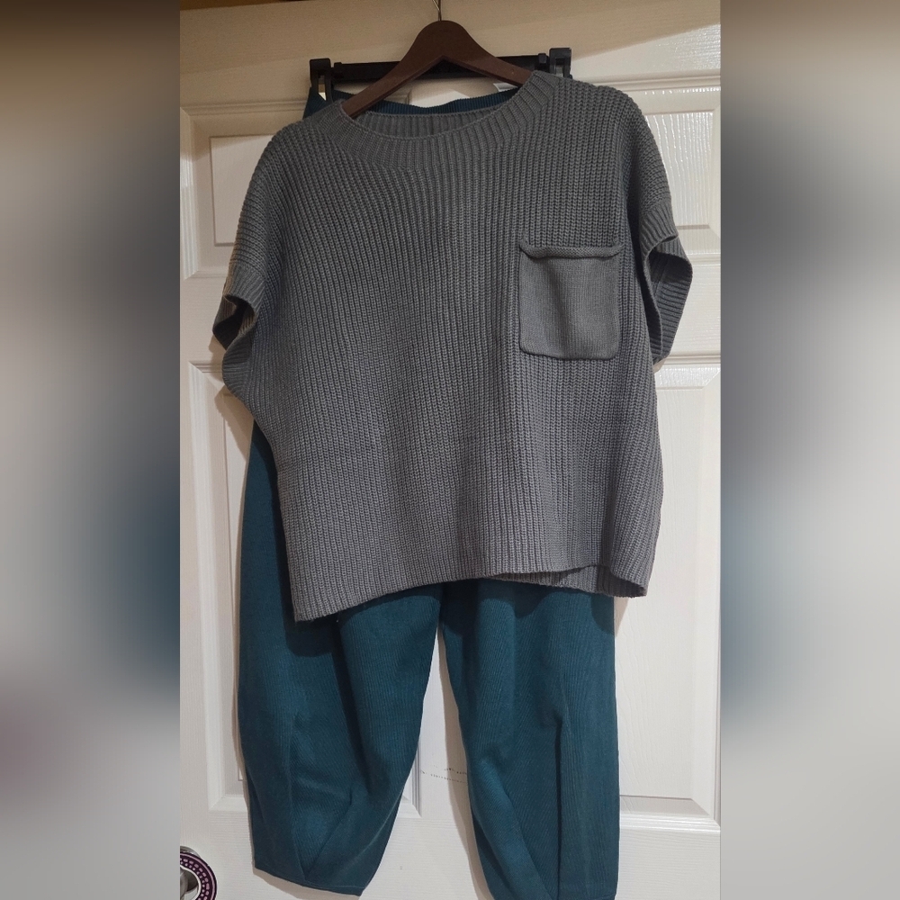 NWOT Ugerlov Women’s Knit Pullover Sweater Top